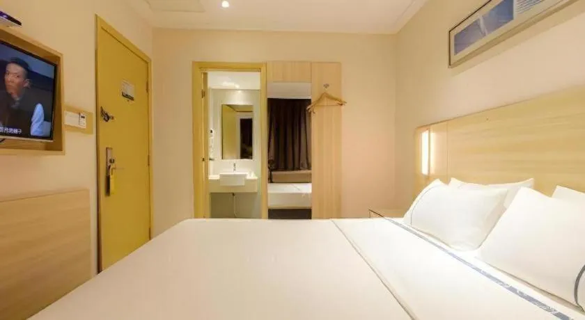 Bed in City Comfort Inn Wuhan Jiefang Avenue Xinrong Light Rail Station