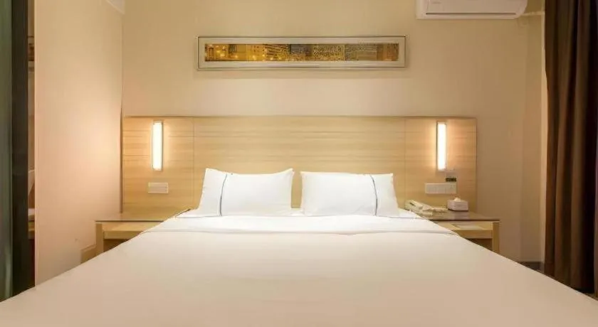 Bed in City Comfort Inn Wuhan Jiefang Avenue Xinrong Light Rail Station