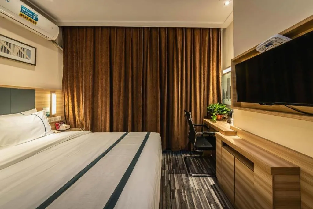 Bed in City Comfort Inn Zhengzhou Railway Station Erqi Square