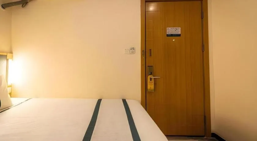 Bed in City Comfort Inn Zhengzhou Railway Station Erqi Square