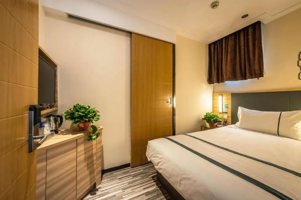 Bed in City Comfort Inn Zhengzhou Railway Station Erqi Square