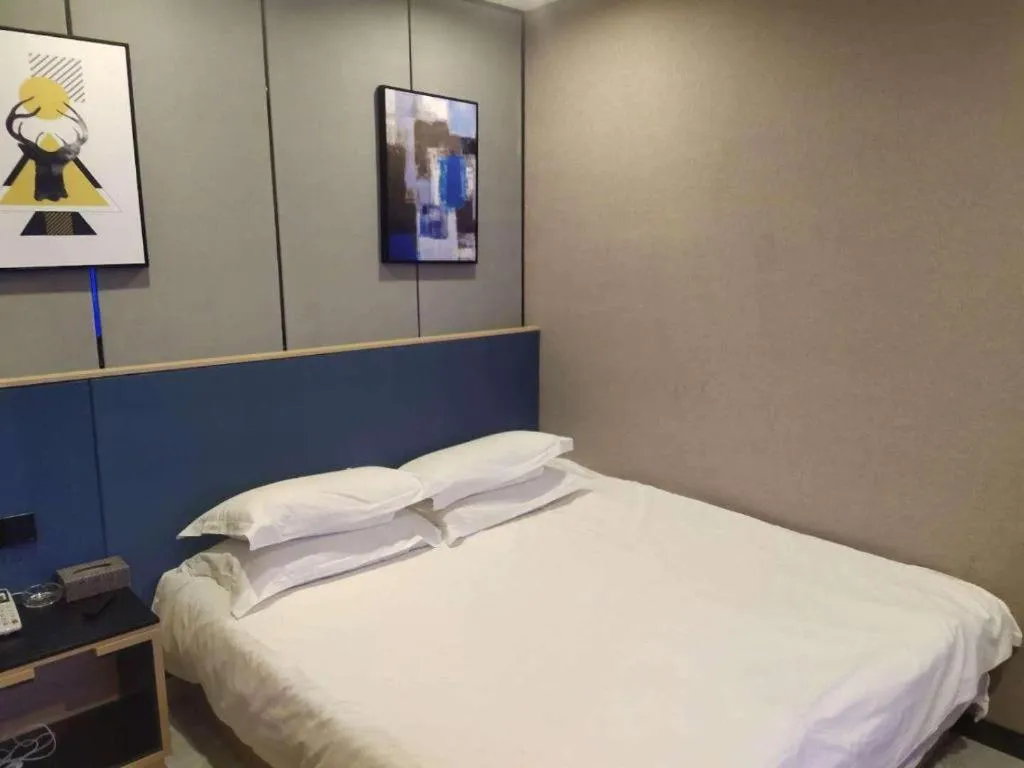 Bed in City Comfort Inn Zhengzhou Railway Station Erqi Square