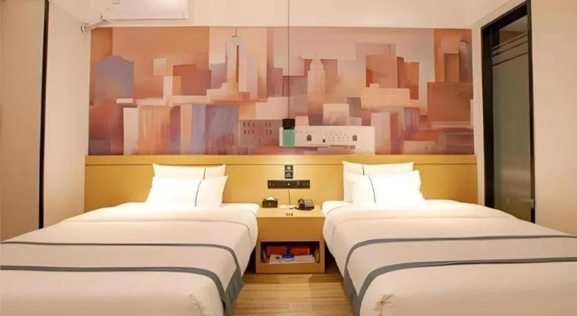 Bed in City Comfort Inn Haikou Zhongjie Road Walking Street