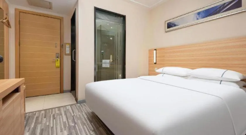 Bed in City Comfort Inn Wuhan Huanghe Tower Shouyi Metro Station