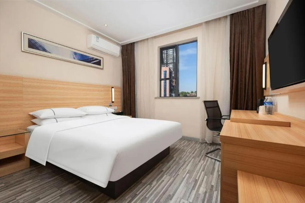 Bed in City Comfort Inn Wuhan Huanghe Tower Shouyi Metro Station