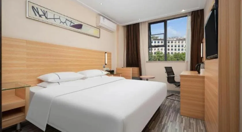 Bed in City Comfort Inn Wuhan Huanghe Tower Shouyi Metro Station