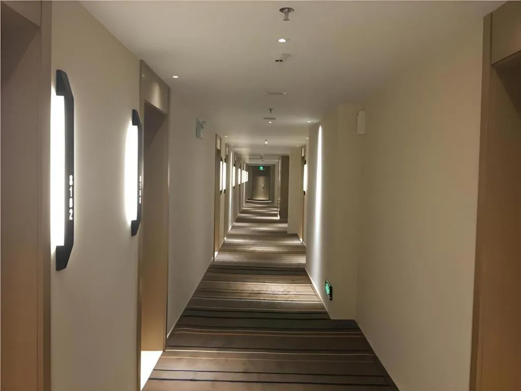 City Comfort Inn Wuhan Central China Normal University Dahuquan Metro Station