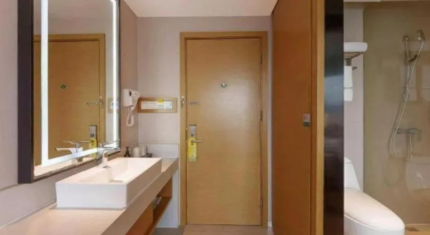 City Comfort Inn Wuhan Central China Normal University Dahuquan Metro Station