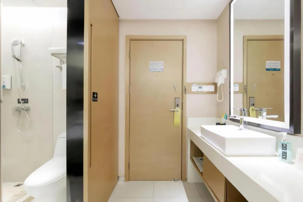 City Comfort Inn Wuhan Central China Normal University Dahuquan Metro Station