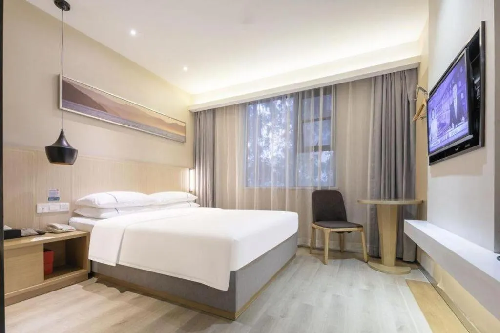 Bed in City Comfort Inn Wuhan Central China Normal University Dahuquan Metro Station