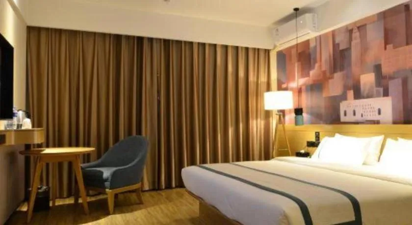 Bed in City Comfort Inn Wuhan Optics Valley OuYada Yangjiawan Metro Station