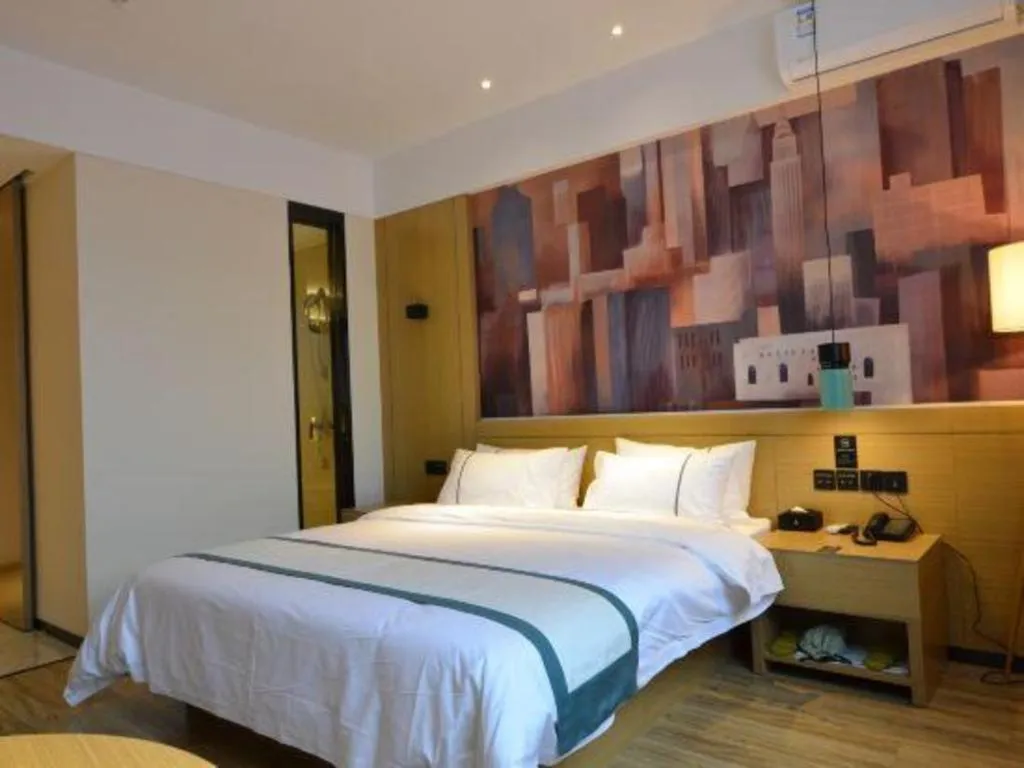Bed in City Comfort Inn Wuhan Optics Valley OuYada Yangjiawan Metro Station