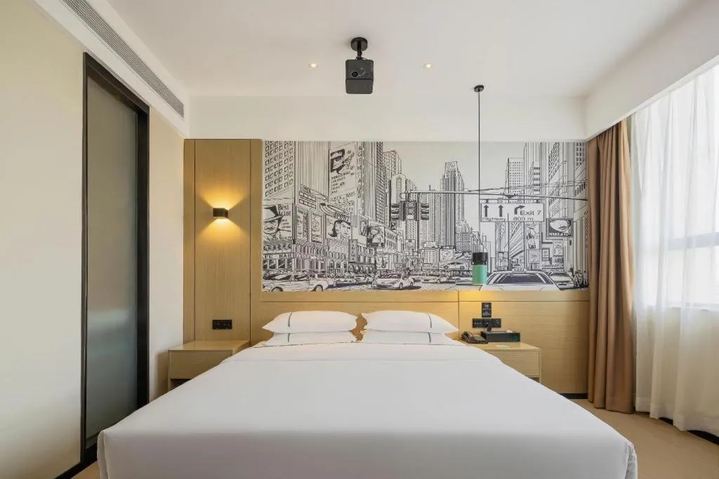 Bed in City Comfort Inn Wuhan Optics Valley OuYada Yangjiawan Metro Station