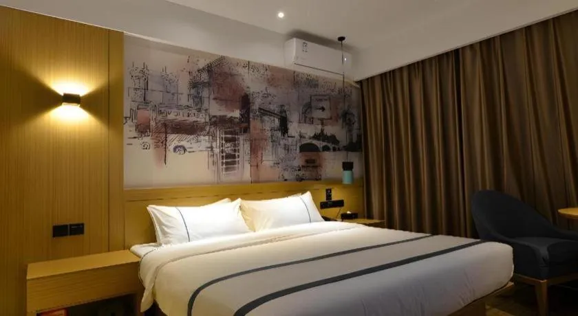 Bed in City Comfort Inn Wuhan Optics Valley OuYada Yangjiawan Metro Station