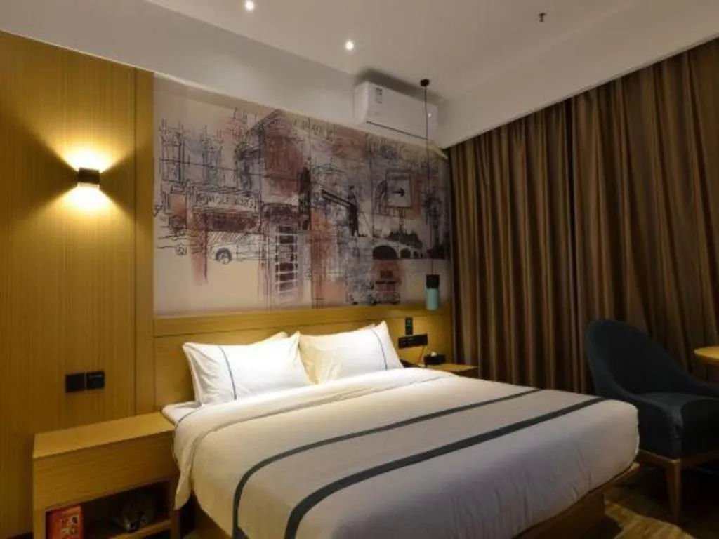 Bed in City Comfort Inn Wuhan Optics Valley OuYada Yangjiawan Metro Station