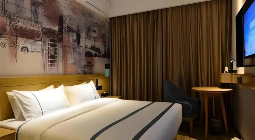 Bed in City Comfort Inn Wuhan Optics Valley OuYada Yangjiawan Metro Station