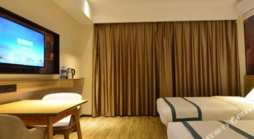 Bed in City Comfort Inn Wuhan Optics Valley OuYada Yangjiawan Metro Station