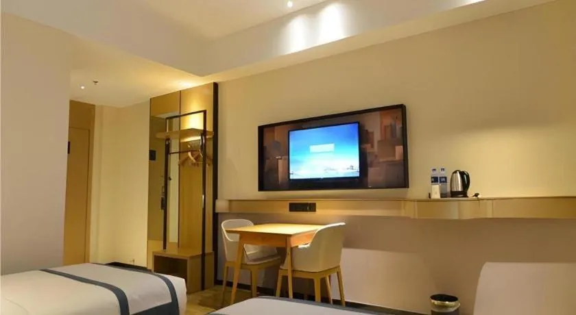 Bed in City Comfort Inn Wuhan Optics Valley OuYada Yangjiawan Metro Station