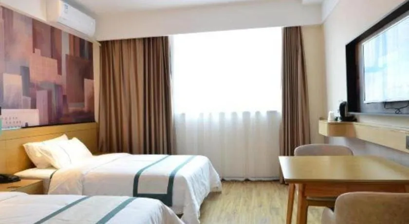 Bed in City Comfort Inn Wuhan Optics Valley OuYada Yangjiawan Metro Station