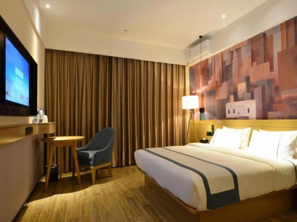 Bed in City Comfort Inn Wuhan Optics Valley OuYada Yangjiawan Metro Station
