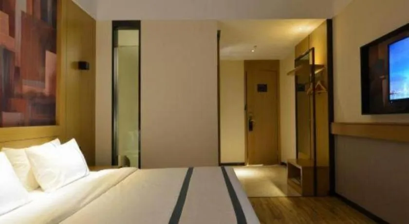 Bed in City Comfort Inn Wuhan Optics Valley OuYada Yangjiawan Metro Station