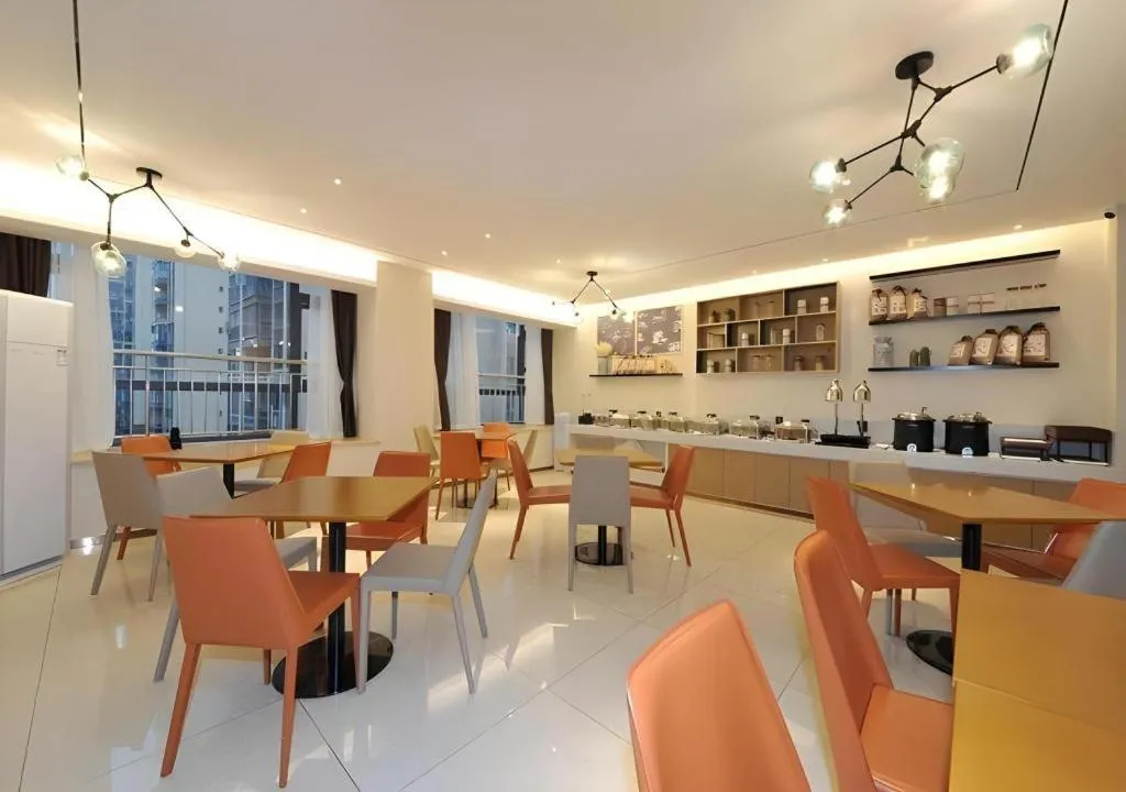 City Comfort Inn Chengdu Wenjiang University Town Fengxi River Metro Station