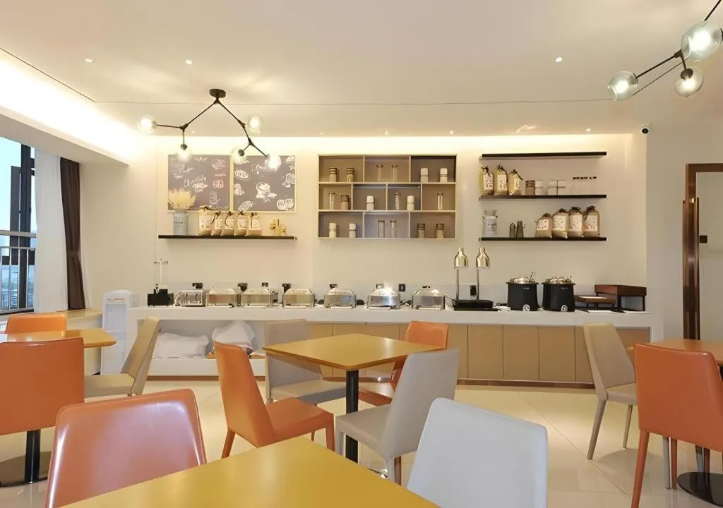 City Comfort Inn Chengdu Wenjiang University Town Fengxi River Metro Station