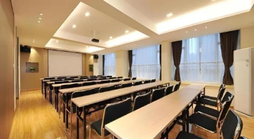 City Comfort Inn Chengdu Wenjiang University Town Fengxi River Metro Station