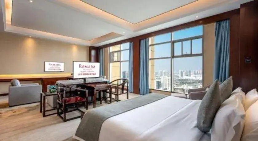 Bed in Ramada by Wyndham Wuhan Dongxihu Bed in Ramada by Wyndham Wuhan Dongxihu