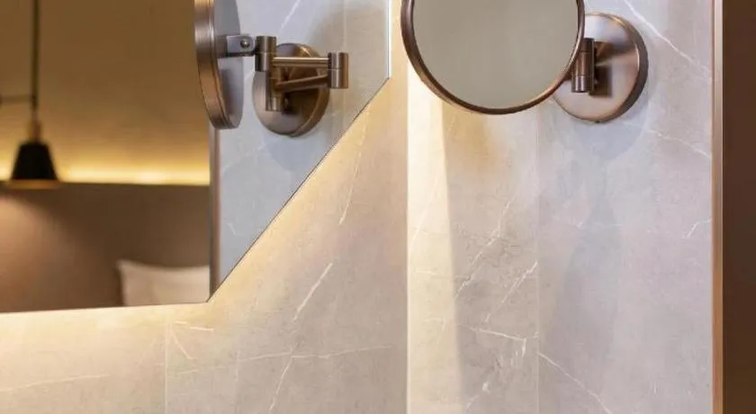 ZMAX Hotels Shenzhen Lianhuacun Metro Station