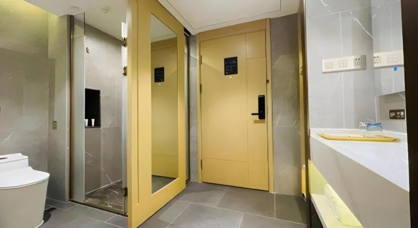 ZMAX Hotels Shenzhen Lianhuacun Metro Station