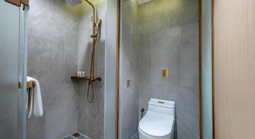 ZMAX Hotels Shenzhen Lianhuacun Metro Station