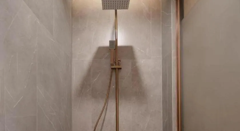 ZMAX Hotels Shenzhen Lianhuacun Metro Station