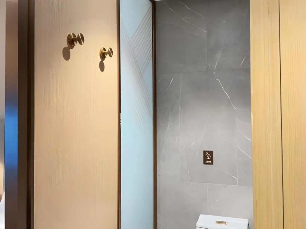 ZMAX Hotels Shenzhen Lianhuacun Metro Station