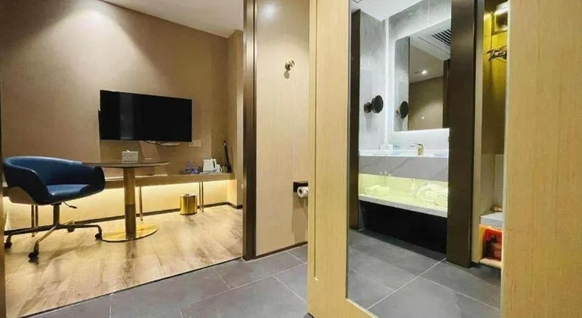 ZMAX Hotels Shenzhen Lianhuacun Metro Station