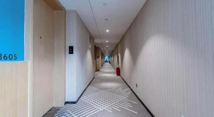 ZMAX Hotels Shenzhen Lianhuacun Metro Station