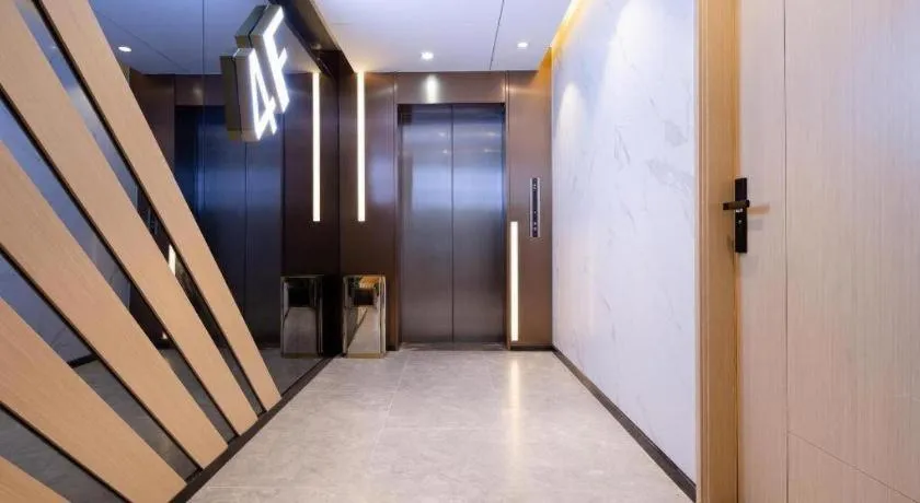 ZMAX Hotels Shenzhen Lianhuacun Metro Station