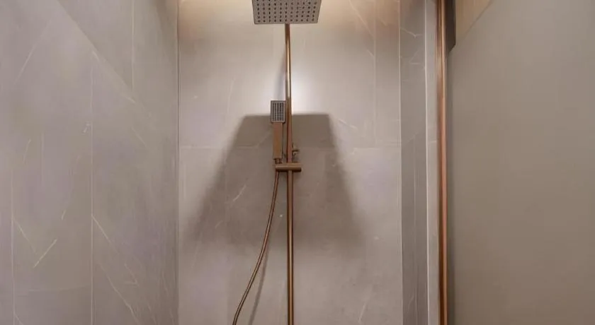 ZMAX Hotels Shenzhen Lianhuacun Metro Station