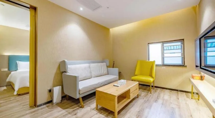 ZMAX Hotels Shenzhen Lianhuacun Metro Station