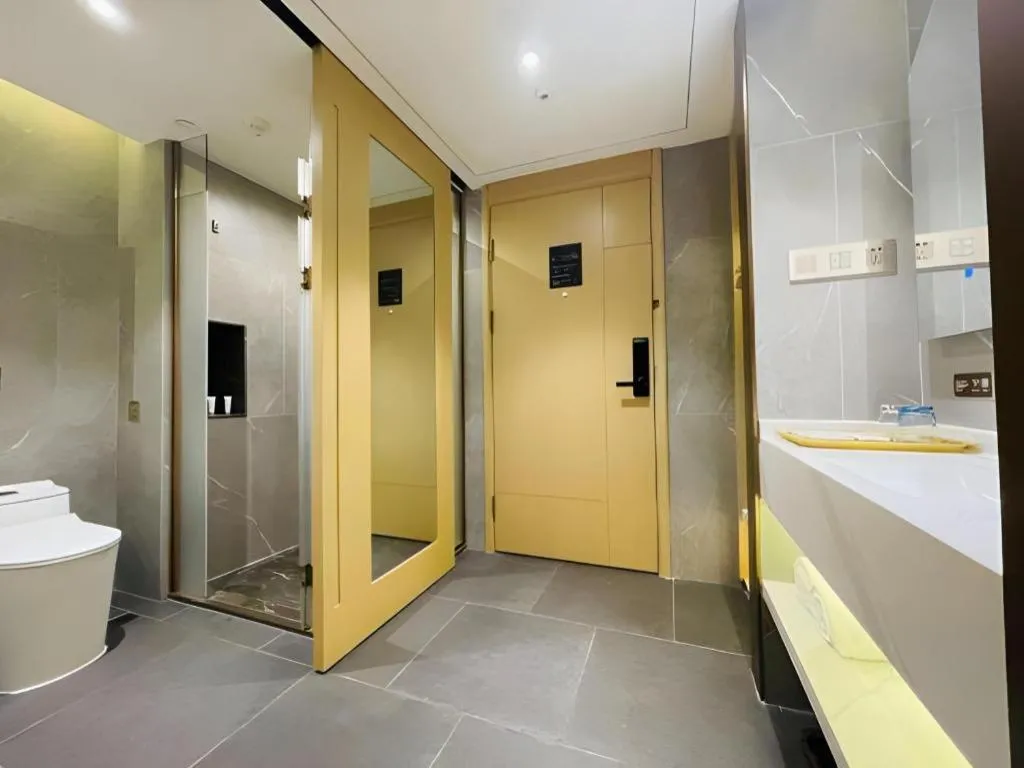 ZMAX Hotels Shenzhen Lianhuacun Metro Station