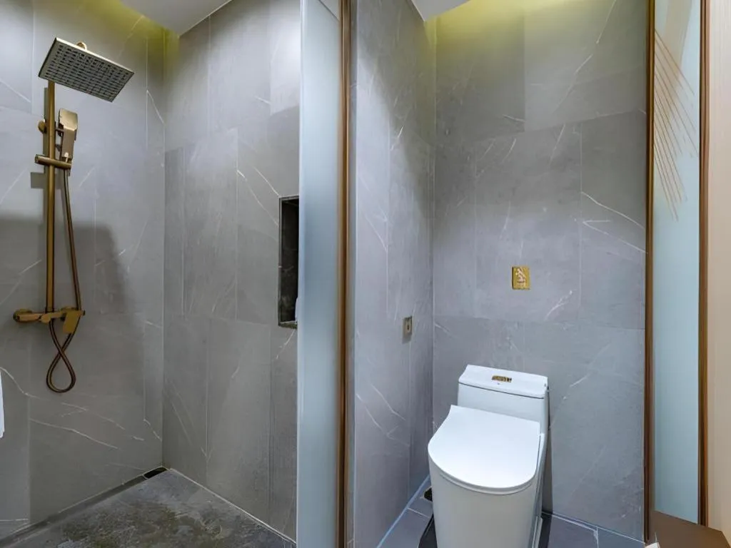 ZMAX Hotels Shenzhen Lianhuacun Metro Station