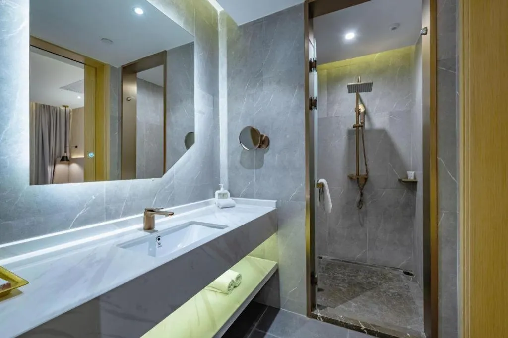 ZMAX Hotels Shenzhen Lianhuacun Metro Station