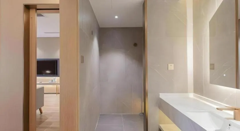 ZMAX Hotels Shenzhen Lianhuacun Metro Station