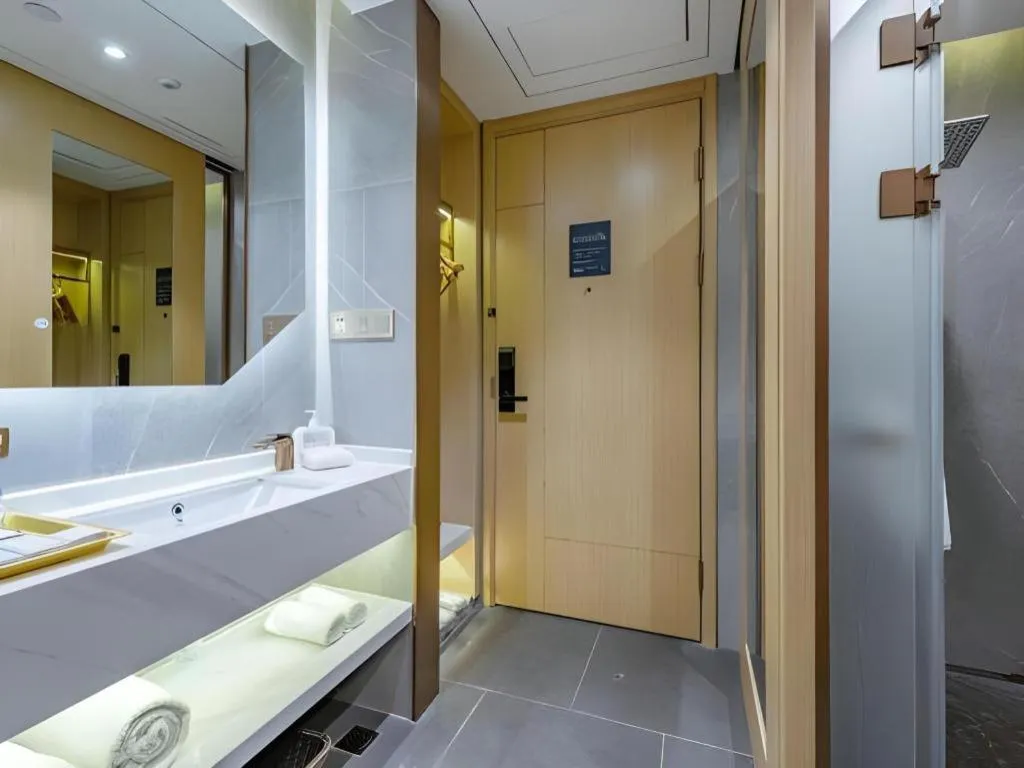 ZMAX Hotels Shenzhen Lianhuacun Metro Station