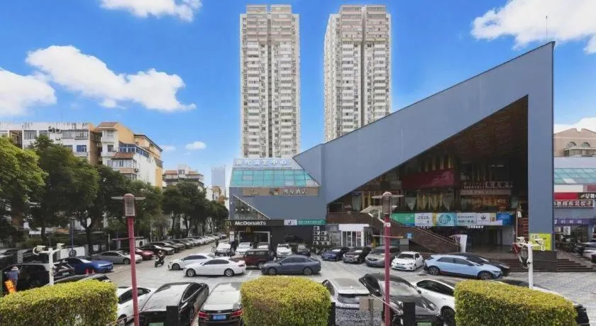 ZMAX Hotels Shenzhen Lianhuacun Metro Station