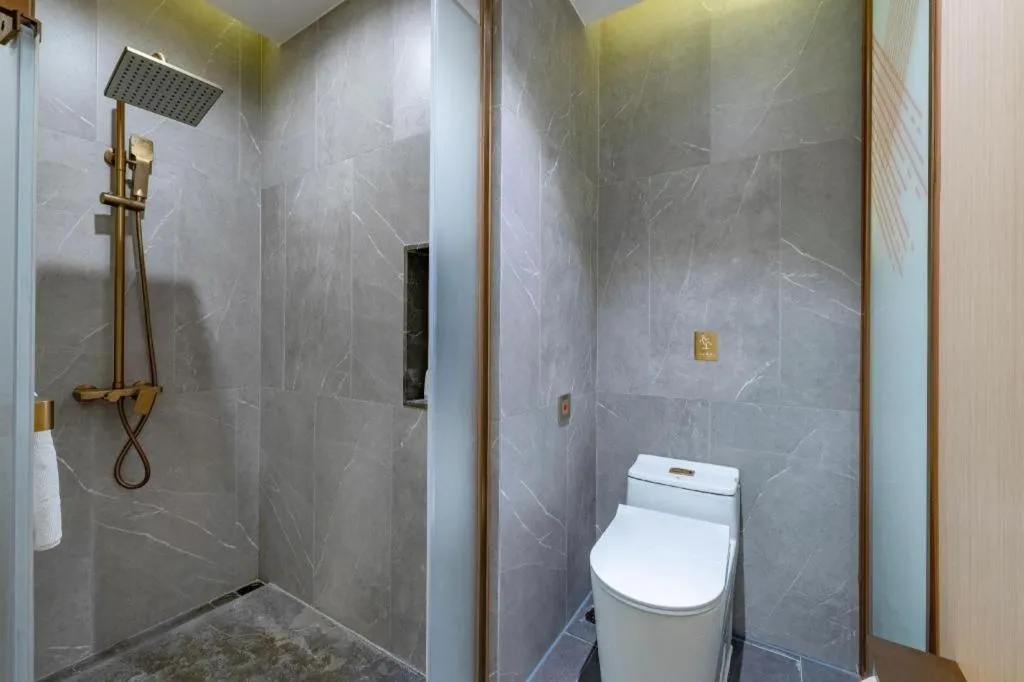 ZMAX Hotels Shenzhen Lianhuacun Metro Station