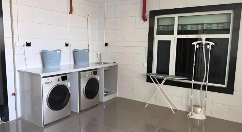 Borrman Hotel Dongguan Houjie Wanda Plaza Liaoxia Metro Station