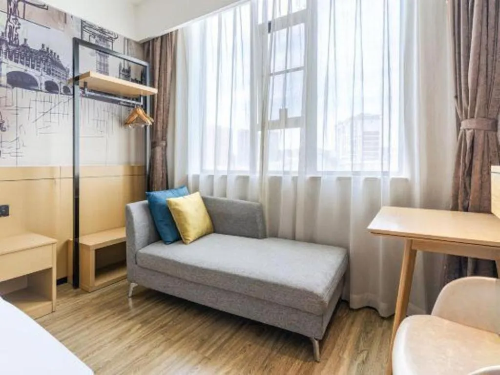 Bed in City Comfort Inn Kunming Xi'an Kang Road