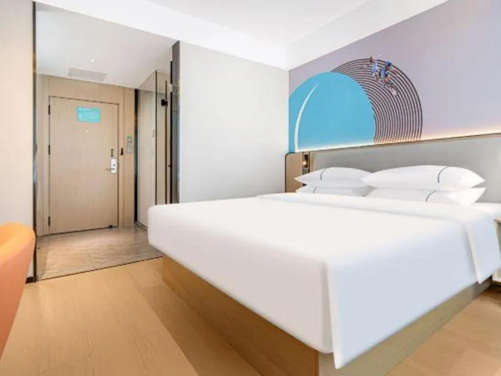 Bed in City Comfort Inn Kunming Xi'an Kang Road