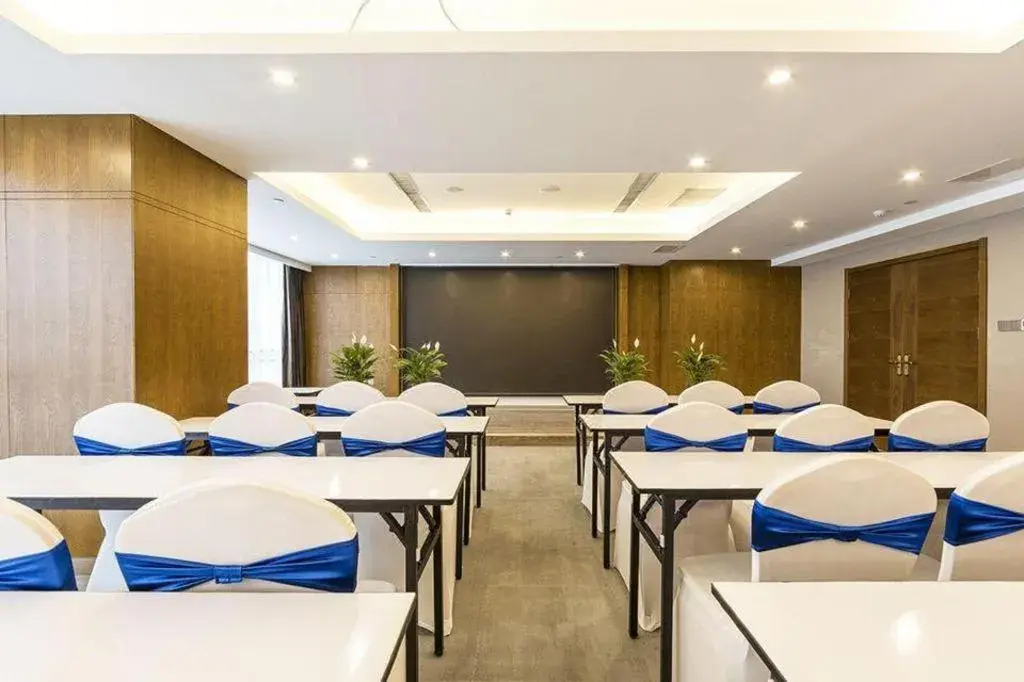 James Joyce Coffetel Zhengzhou Beilong Wetland Park James Joyce Coffetel Zhengzhou Beilong Wetland Park